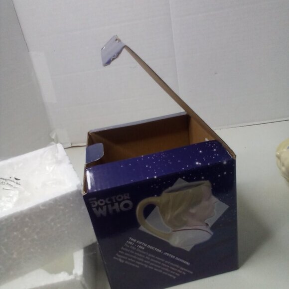 Doctor Who 5th Doctor Peter Davison Ceramic 3D Mug BBC Zeon Design - Picture 15 of 15